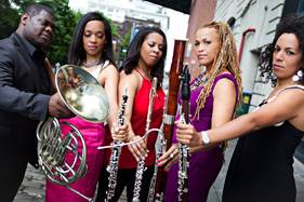 http://www.vmu.nu/media/modules/articleimages/VMU/2012/11/29/11/Imani_Winds_press-14907.jpg